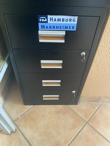 Schwarzer aktenschrank aus - ,